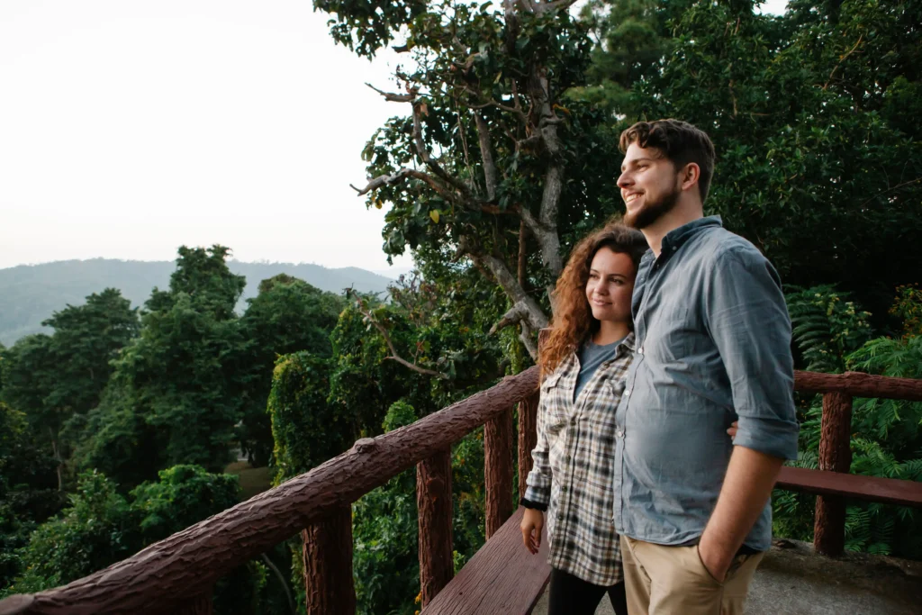 Long-stay travellers and volunteers